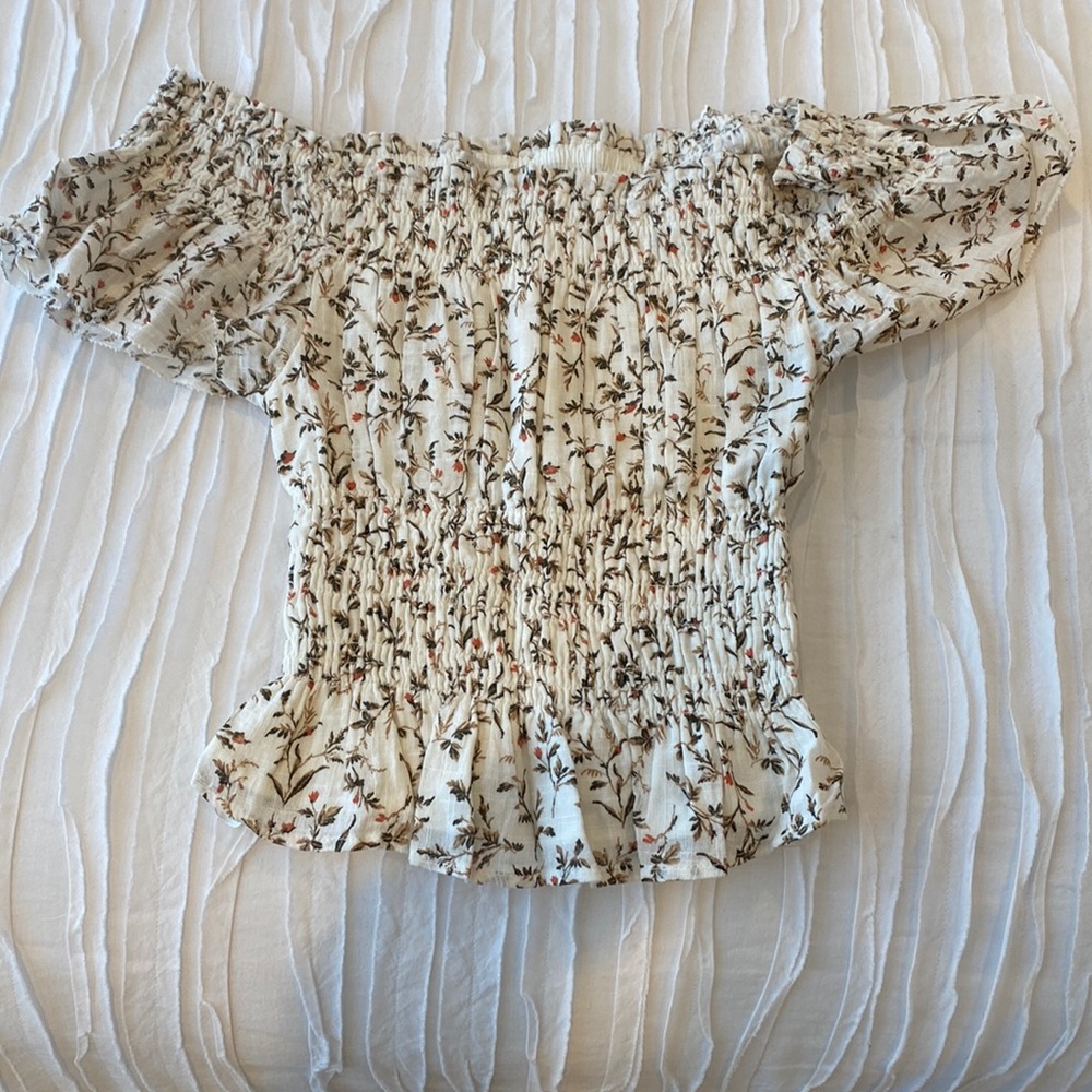 Never worn! Abercrombie and Fitch Ruched Floral Top